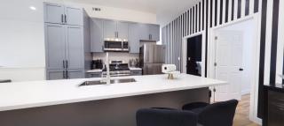 VOGUE Bucktown 4 BD 2 BA - Chicago - 6