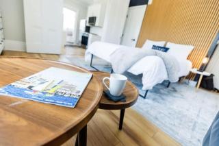 Jennifer's Spa-Like Modern & Chic Broadway Retreat - Providence - 3