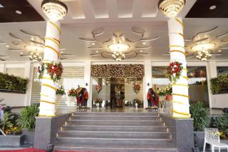 Hotel Grand Sarowar and Shakuntal Lawns - Daulatābād - 4
