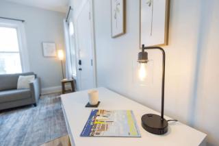Jennifer's Comfy & Stylish Broadway Escape - Providence - 3