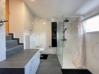 2 Big Rooms at Top of the House - Dudelange - 2