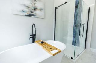 Jennifer's Spa-Like Modern & Chic Broadway Retreat - Providence - 9
