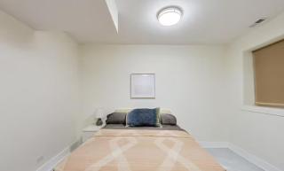 Charming City Getaway with Patio - Chicago - 4