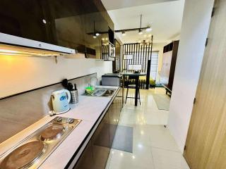 Minimalist Urban Loft - 6