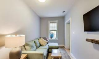 Modern 2BR with Patio & Cozy Space - Chicago - 0