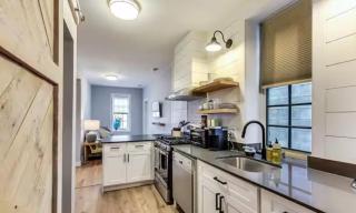 Modern 2BR with Patio & Cozy Space - Chicago - 6