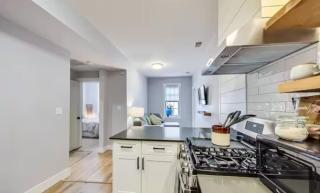 Modern 2BR with Patio & Cozy Space - Chicago - 5