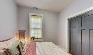 Modern 2BR with Patio & Cozy Space - Chicago - 2