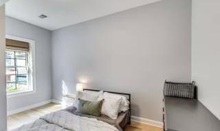 Cozy Coach House with Private Deck - Chicago - 2