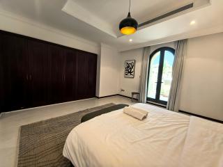 Amazing 4 bedrooms Villa private Beach and Pool In palm Jumeirah Dubai - 6