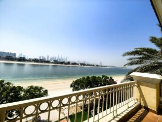 Amazing 4 bedrooms Villa private Beach and Pool In palm Jumeirah Dubai - 5