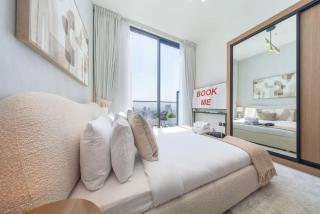 StayShort - Chic Studio in JVC Sleeps 2 with Balcony and Pool - 9