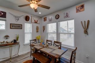 Cowboy Ranch House - Houston - 8
