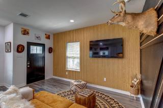 Cowboy Ranch House - Houston - 3