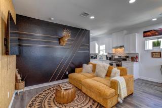 Cowboy Ranch House - Houston - 2