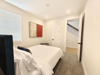 Northside Retreat - Chic 3 BDR Pet Friendly - Houston - 3