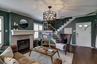Spring Branch Haven - Cozy 3BR Oasis Pet Friendly - Houston - 0