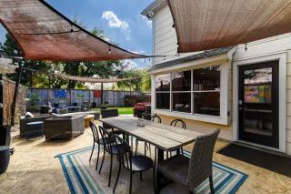 Spring Branch Haven - Cozy 3BR Oasis Pet Friendly - Houston - 6