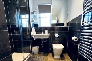 Horley Hideaway - 4 Bedroom House- Sleeps 7 - Horley - 6