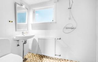 Cozy Home In Allinge With Kitchen - 2