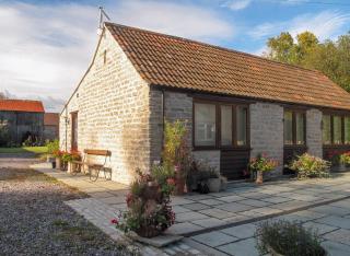 Cedar Barn - Alford - 0