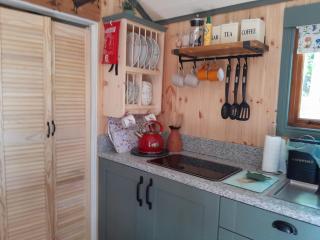 Little Greenwood Shepherd Hut - Sleeps 2 - 2