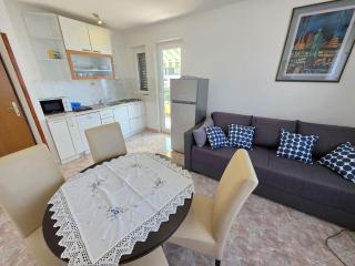 BLAZ 2 - Apartment for 3 persons, 150 m from the beach - Novi Vinodolski - 7