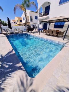 Villa Elia Blue , hot tube , heated pool - 7