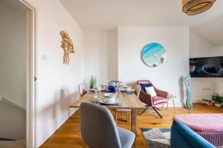 Family-Friendly Seaside Gem: King and Twin - Cromer - 3