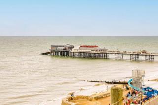 Family-Friendly Seaside Gem: King and Twin - Cromer - 4