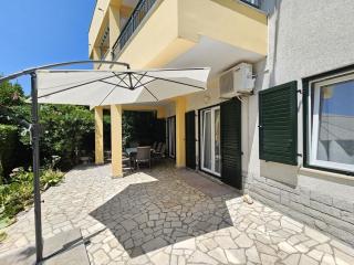 BLAZ 4 - Apartment for 6-8 persons, 150 m from the beach - Novi Vinodolski - 4