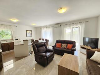 BLAZ 4 - Apartment for 6-8 persons, 150 m from the beach - Novi Vinodolski - 3