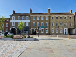 Stunning & spacious Georgian town house in St Neots town centre with parking - Saint Neots - 0