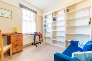 Historic King’s Lynn Gem with Walled Garden - 1