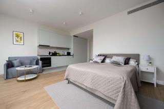 Deluxe Apartments Towarowa Towers Warsaw with Parking & AC by Renters Prestige - Warsaw - 2