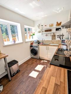 3 bed home with parking - Chester - 9