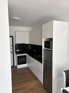 Luxury apartment on the 10th floor with two balconies - Durrës - 9