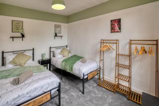 Victorian House in Hoole, Pets Allowed,Free Parking Sleeps 8 - Chester - 4