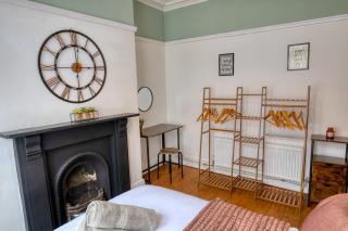 Victorian House in Hoole, Pets Allowed,Free Parking Sleeps 8 - Chester - 5