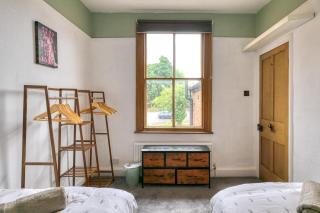 Victorian House in Hoole, Pets Allowed,Free Parking Sleeps 8 - Chester - 9