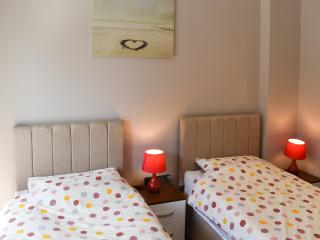 Beckside House - Dalton-in-Furness - 2