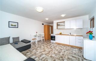 1 Bedroom Lovely Home In Duga Resa - Duga Resa - 8