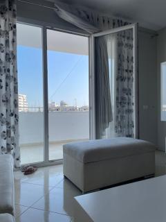 White House - Durrës - 1