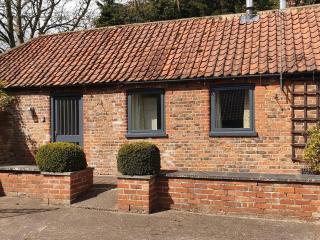 Stables Cottage - Garton - 0