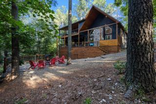 Cozy Cabin with Hot Tub, Fire Pit and Arcade Games - 2