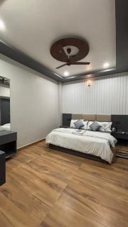 The Narendra hotel 700m away from the Ram Mandir - Ayodhya - 8