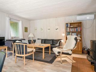 Holiday Home Edle - from the sea by Interhome - Hals - 2