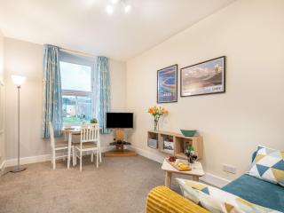 Boyd Apartment - Largs - 0