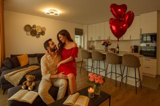 MoHost Blue - Sophisticated Retreat with Views - 9