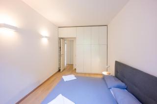 Overlooking The Lake Como Apartments - 1